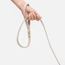 Correa Nomad Tales Calma Arena Para Perros -Perros Gatos Suministros Tienda 326096 nomad tales calma hundeleine sand 120cm 01 5