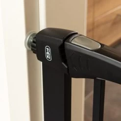 Barrera Negra TIAKI Con 7 Cm De Extensión Para Perros 16 Barrera Negra TIAKI Con 7 Cm De Extensión Para Perros -Perros Gatos Suministros Tienda 334696 tiaki dog gate black fg 8153 2